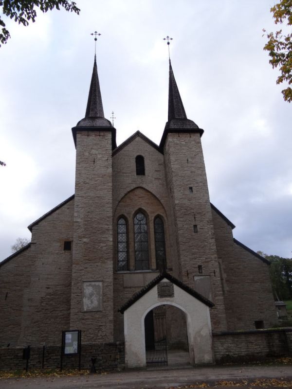 Vordenansicht der Klosterkirche